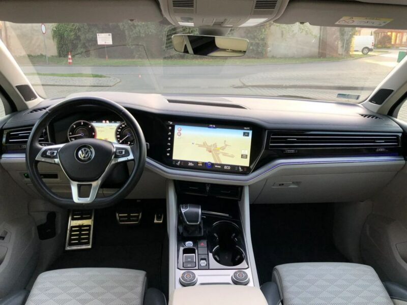 Volkswagen Touareg R-Line 2019r V8 4.0 TDI 422KM 4x4 Matrix Head Pneumatyka Hak FV23% VAT III (2018-)