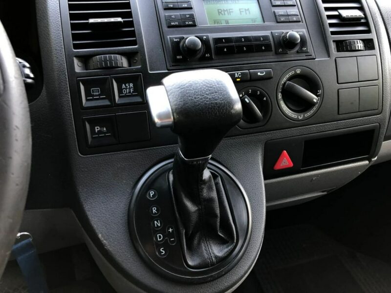 Volkswagen Transporter T5 LONG 2.5 TDI 130KM Automat Tempomat 5 osób Klima Hak Zarejestrowany T5