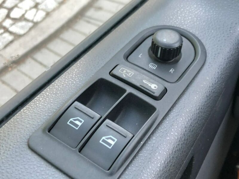 Volkswagen Transporter T5 LONG 2.5 TDI 130KM Automat Tempomat 5 osób Klima Hak Zarejestrowany T5
