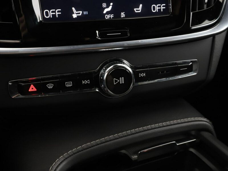 Volvo V90 FV23 2.0 D4 R-DESIGN FL Navi Tempomat Grzana Wentylowana Skóra FullLED