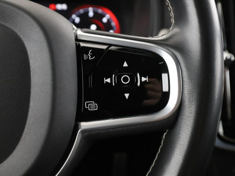 Volvo V90 FV23 2.0 D4 R-DESIGN FL Navi Tempomat Grzana Wentylowana Skóra FullLED