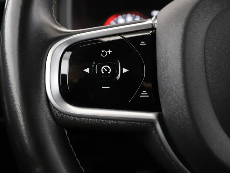 Volvo V90 FV23 2.0 D4 R-DESIGN FL Navi Tempomat Grzana Wentylowana Skóra FullLED