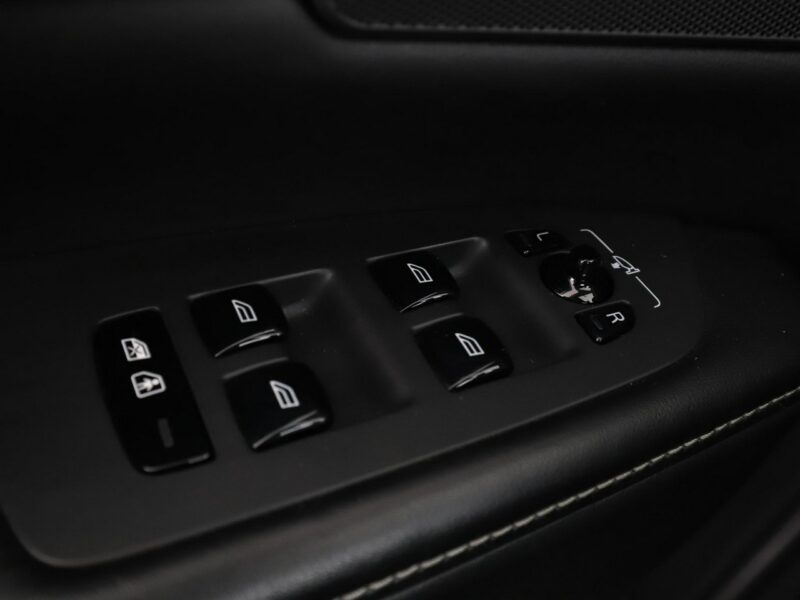 Volvo V90 FV23 2.0 D4 R-DESIGN FL Navi Tempomat Grzana Wentylowana Skóra FullLED