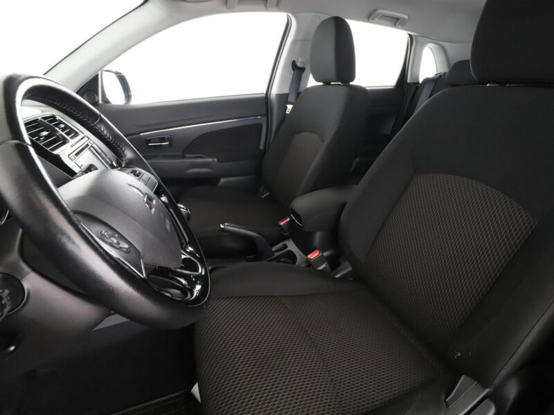 Mitsubishi ASX navi PDC klima-auto tempomat