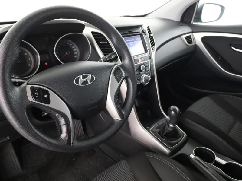 Hyundai i30 navi klimatyzacja multifunkcja kamera i czujniki parkowania III (2017-)