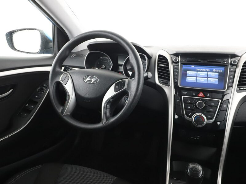 Hyundai i30 navi klimatyzacja multifunkcja kamera i czujniki parkowania III (2017-)