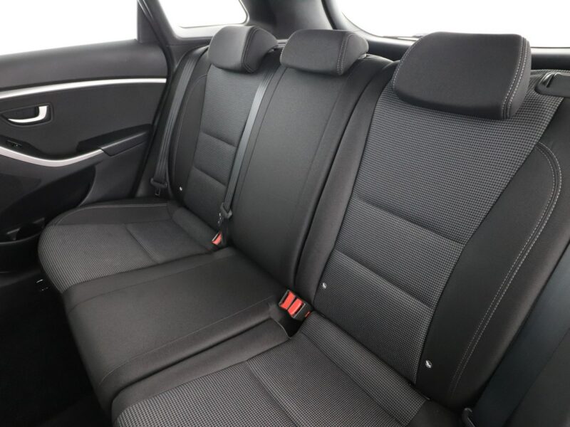 Hyundai i30 navi klimatyzacja multifunkcja kamera i czujniki parkowania III (2017-)