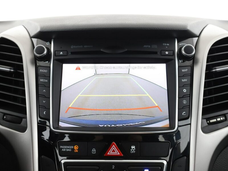 Hyundai i30 navi klimatyzacja multifunkcja kamera i czujniki parkowania III (2017-)