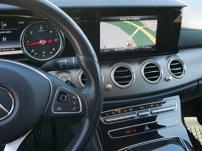 Mercedes E 220 2.0D 220D 194KM [Eu6] Sedan Automat -Bardzo zadbany +Koła zima -Euro 6 W213 (2016-)