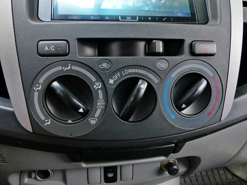Toyota Hilux 2.5 D-4D*Klima*Pełna Elektryka*Alu*Wyciągarka*Opony AT*Idealny Stan!! VII (2005-)