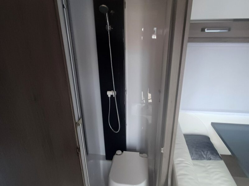 przyczepy kempingowe A.T.M RUBIS 410 Ogrzewanie elektr-gaz.Prysznic Kuchenka Lodówka,rozkładany przedsionek