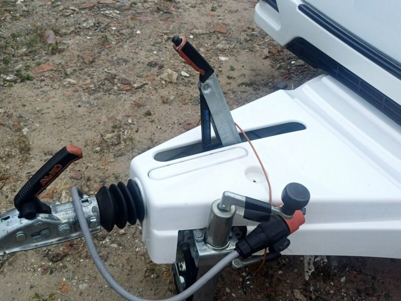 przyczepy kempingowe A.T.M RUBIS 410 Ogrzewanie elektr-gaz.Prysznic Kuchenka Lodówka,rozkładany przedsionek