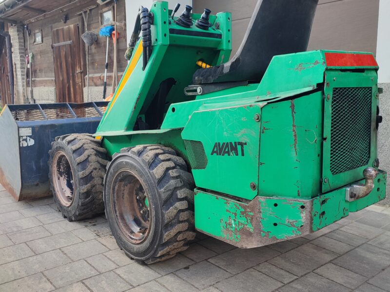 Mini ładowarka Avant 320
