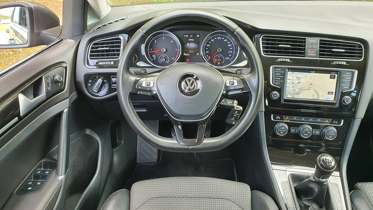 Volkswagen Golf 1.6 TDI # Highline # Navi # Climatronic # Kamera # PółSkóra # MegaStan VII (2012-)
